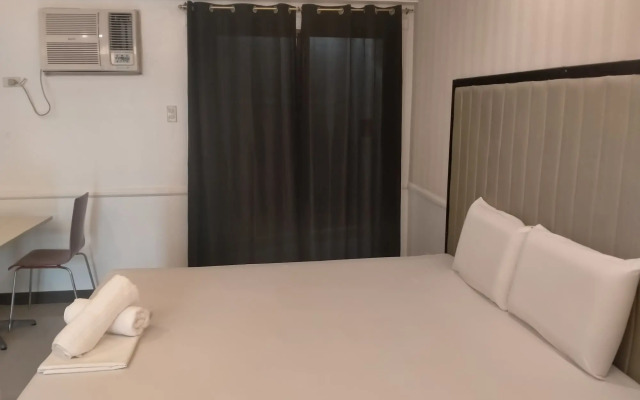 S&M Hotel