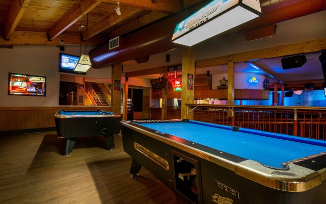 Clarion Hotel & Suites