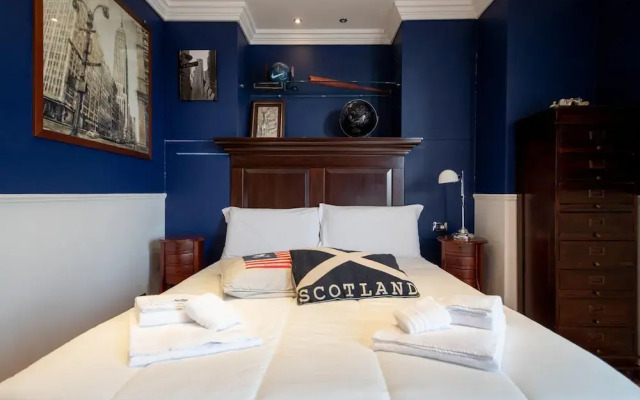 Navy Apartment by Wonderful Italy