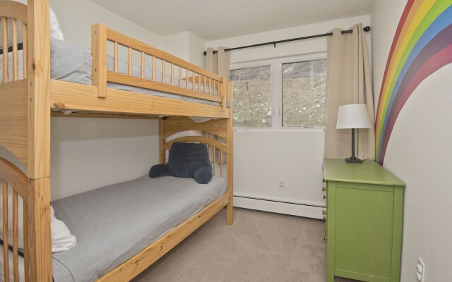 West Vail Riverfront Lodging, Colorado