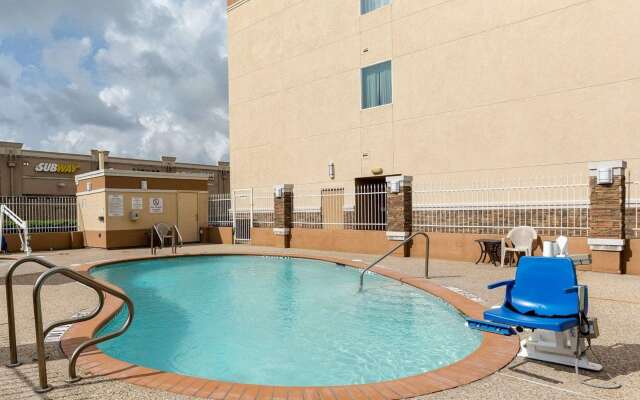 Comfort Suites at Katy Mills