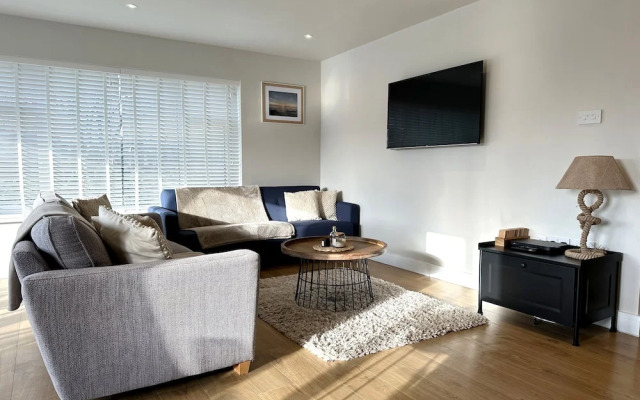3-bed House in Llanfaelog, Near Rhosneigr