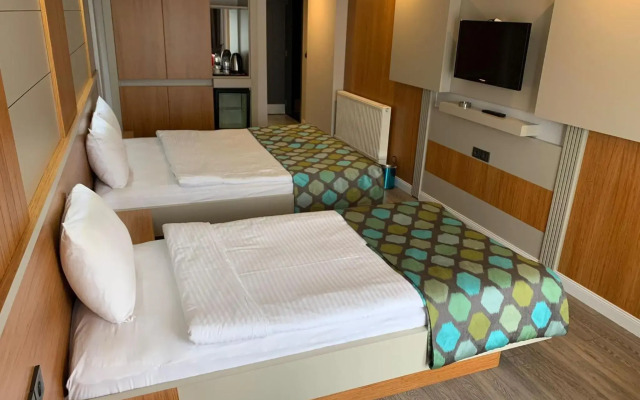 May Park Hotel