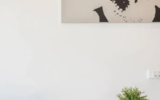 Modern 1 Bedroom Apartment in St Kilda