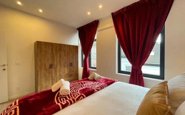 One Lux Stay Near Antwerp Central - 3 Bedroom 1.5 Bathroom