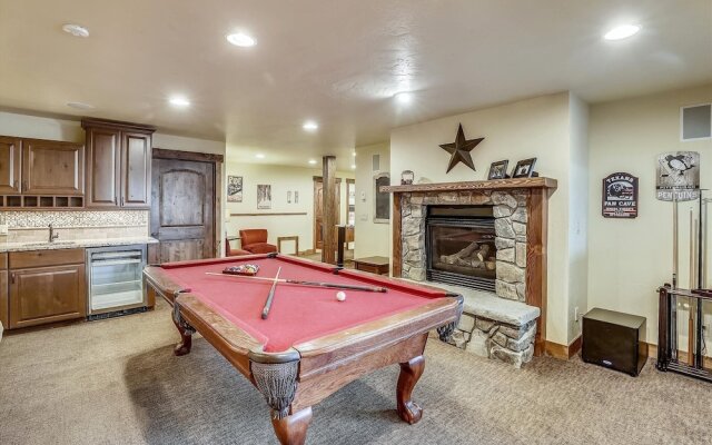 Highlands Getaway 4 Bedroom Home by RedAwning