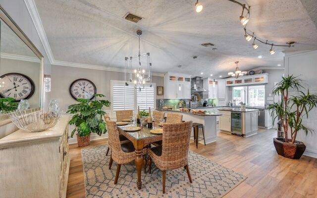 Naples Retreat With Private Pool & Spa!