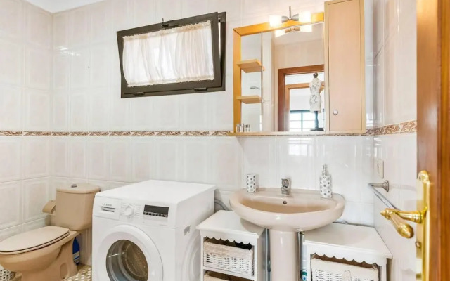 Apartment Edith - Ocean View Just Above the Beach