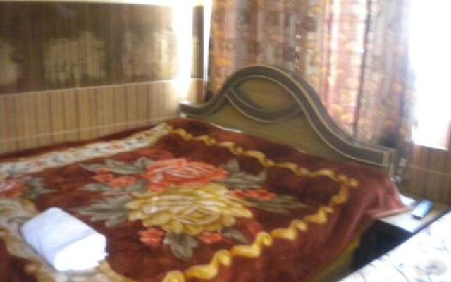 Blooming Dale Hotel