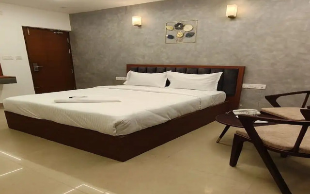 Royal Luxe Business Class Hotel