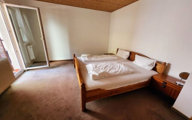 Entire House for Fitters and Craftsmen