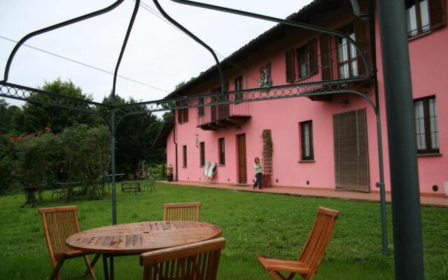 Cascina nel bosco