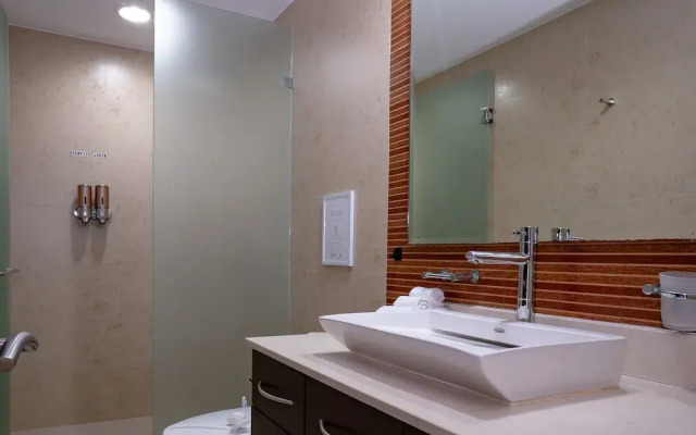 Mareazul 2 Bedroom Condo