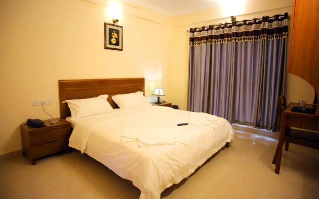 The Lounge Business Hotel