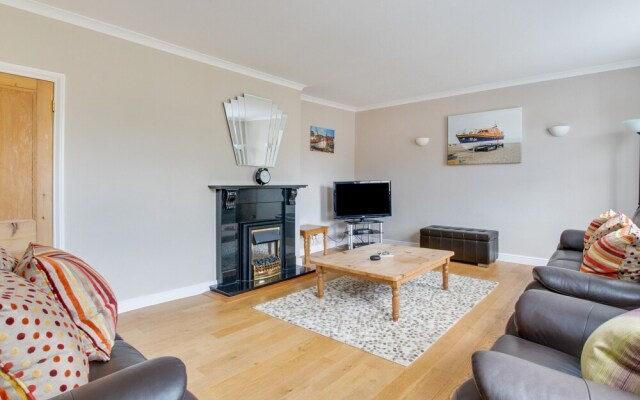 Chic Holiday Home in Aldeburgh With Garden