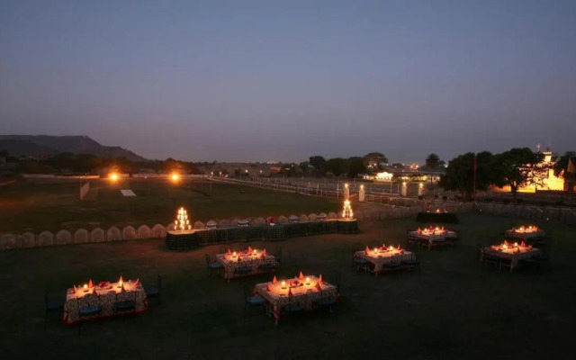 Shikarbadi Hotel
