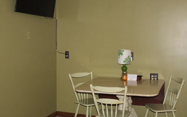 Nola's Onekama Hideout