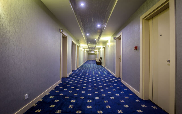 Premier Expo Hotel