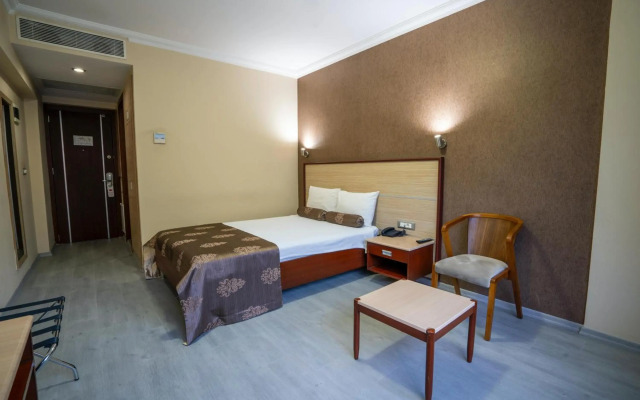 Halley Hotel