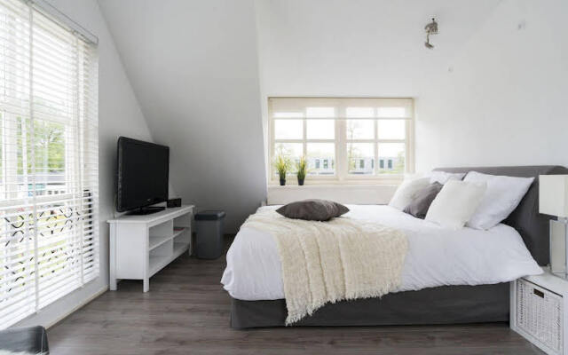 Western Docklands Area Apartments