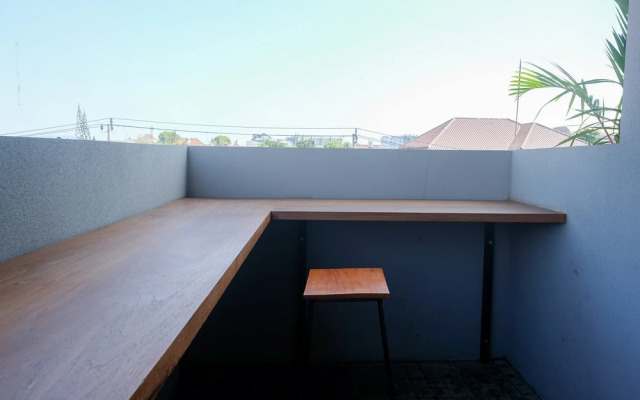 Sans Hotel RG Living Jogja by RedDoorz