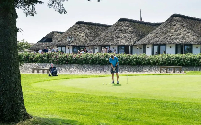 SportsPark Blaavandshuk Golfcenter, Ho