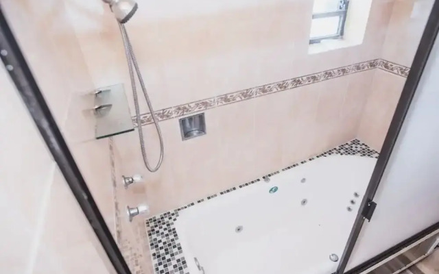 2 Bedrooms Ocean View Condo