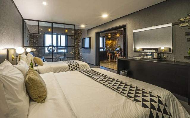 Embledon Hotel
