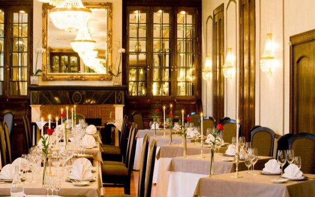 Grande Roche Hotel