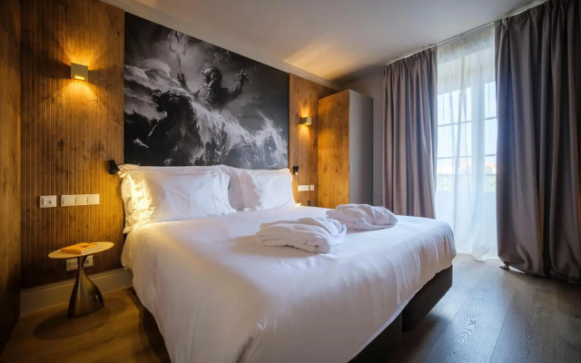 Azores Book Hotel
