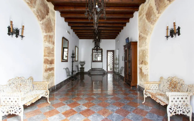 Anna's Home in Historical Center