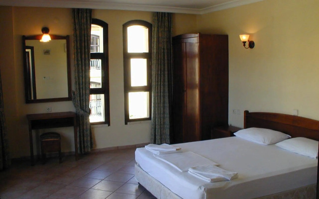 Club Turquoise Apartments