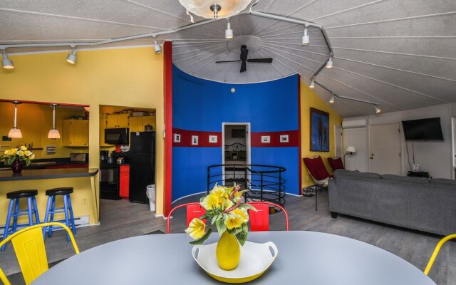 Retro Lake Landing 3 Bedroom House