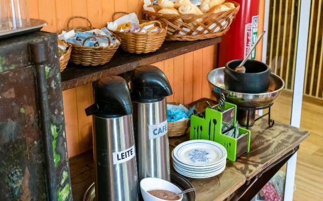 Oyo 131 Girassol Carioca