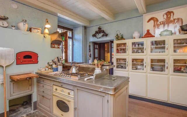 Nice Home in Pella -no- With 3 Bedrooms and Wifi