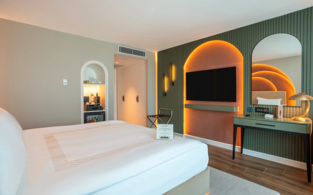Qlusive Hotel
