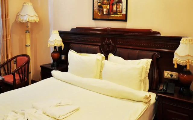 Royal Hotel & Spa