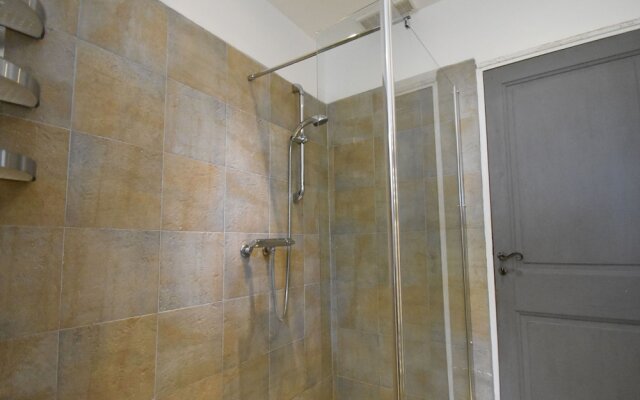 Charming Villa in Lauris South of France with Private Pool