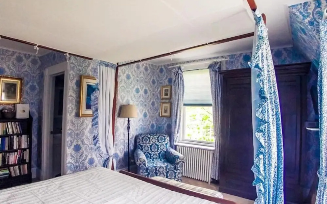 Harbor Knoll Bed & Breakfast