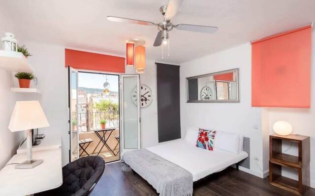 Pleasant Studio With Balcony Close to Camp Nou - Barcelona !