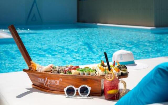 La Perla Hotel & Villas