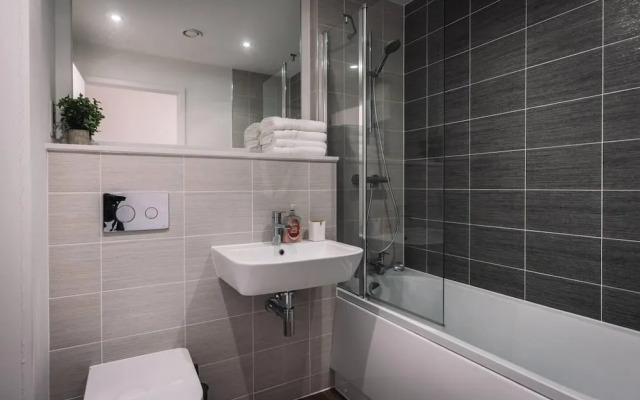 Birmingham Luxury Apartment - Free Wifi