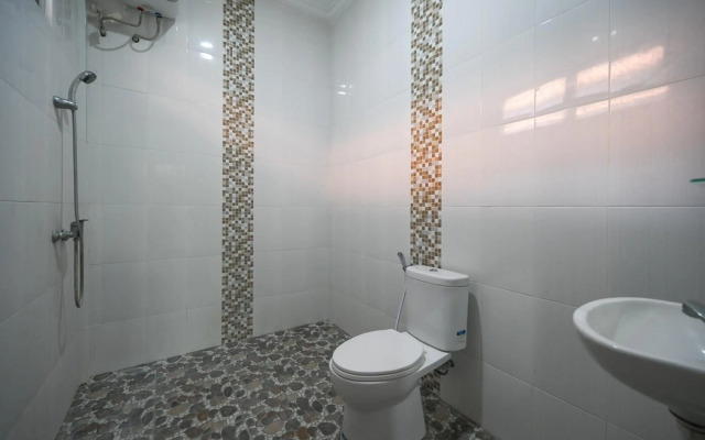 OYO 4003 Ceria Guesthouse SeminyakNearSeminyak Beach