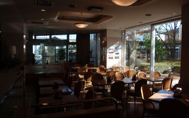 Hotel Crown Hills Okaya