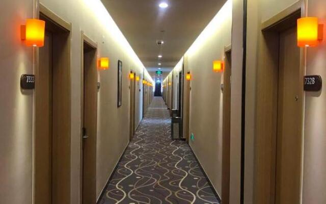 7Days Premium Ji'na Yaoqiang International Airport Branch