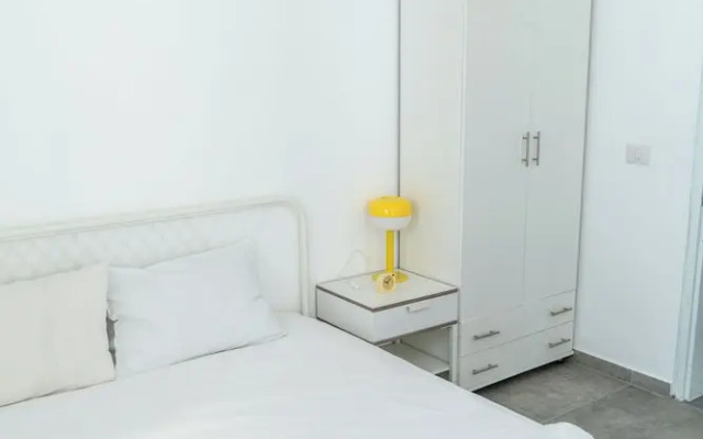 3BR Skyline Retreat on the 24th Floor