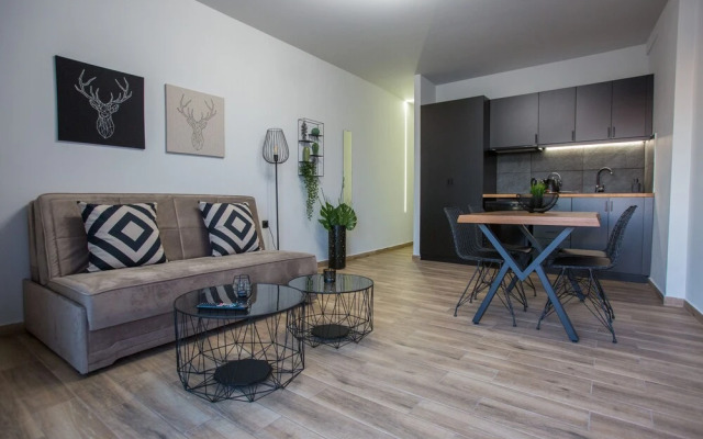 Raise Acropolis View Suites