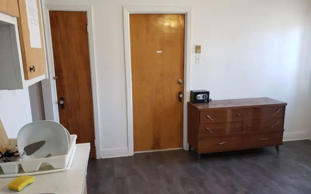 Apartment near Metro Monk Station