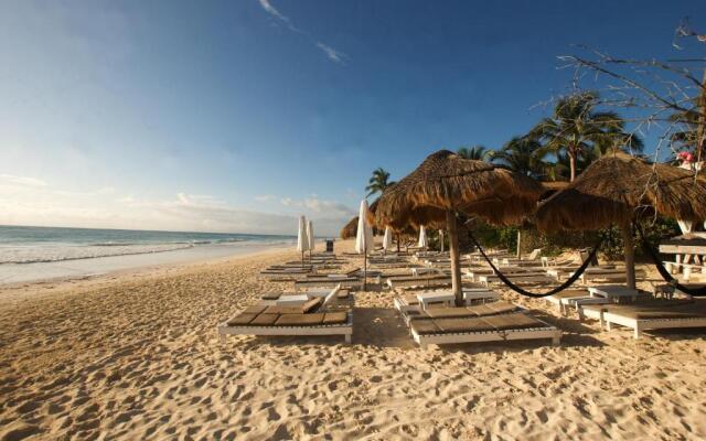 Zulum Beach Club & Cabañas