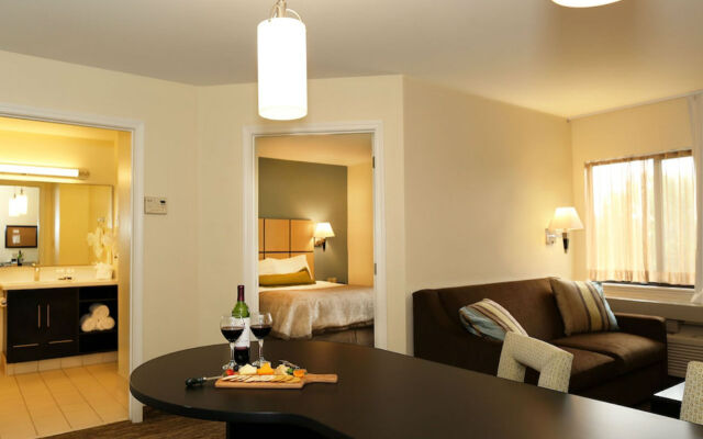 Candlewood Suites East Lansing by IHG